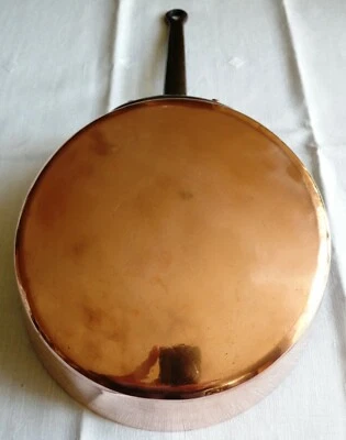 GRANDE SAUTEUSE EN CUIVRE 2,370 KG - Photo 1/4
