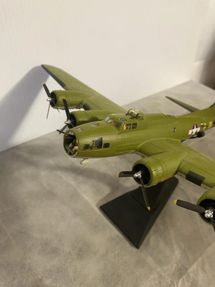 Corgi Aviation Archive 1:72 B-17E Flying Fortress 8th USAAF Miss Minookie Rare - Image 4 of 4