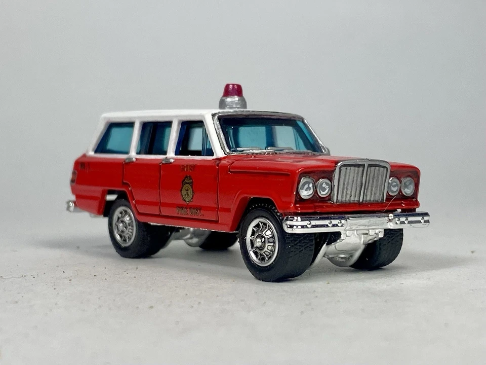 Matchbox 1964 Jeep Wagoner Custom Painted Fire Chief Truck Real Riders Wheels - Image 3 of 4