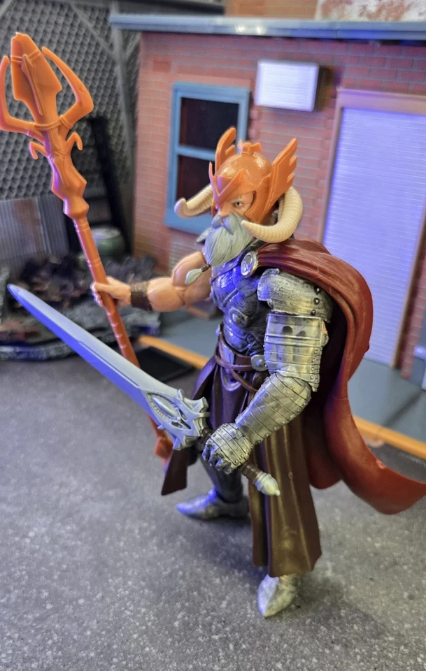 Figura de acción Marvel Legends Thor Allfather Odin BAF capa roja completa 7" Foto 3 de 4