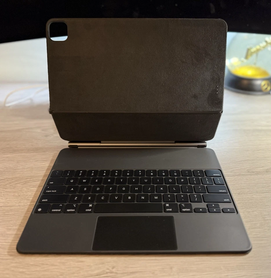 Apple - Magic Keyboard for iPad Air 13" (M2 M3) - Black - Image 3 of 4