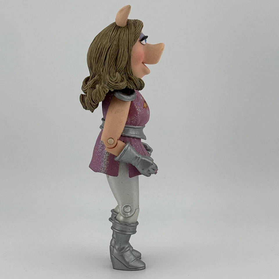 Palisades Muppets Pigs In Space Playset Exclusive Miss Piggy Figure 2003 - Image 4 of 4