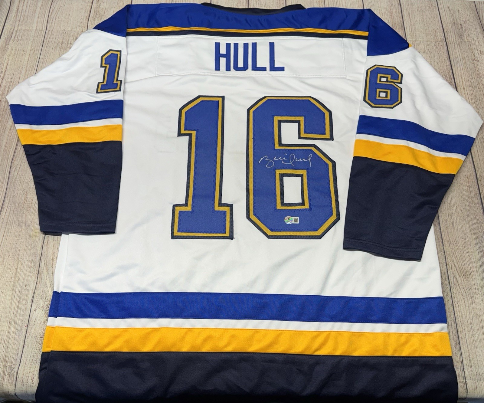 ST. LOUIS BLUES BRETT HULL SIGNED WHITE CUSTOM JERSEY BECKETT COA