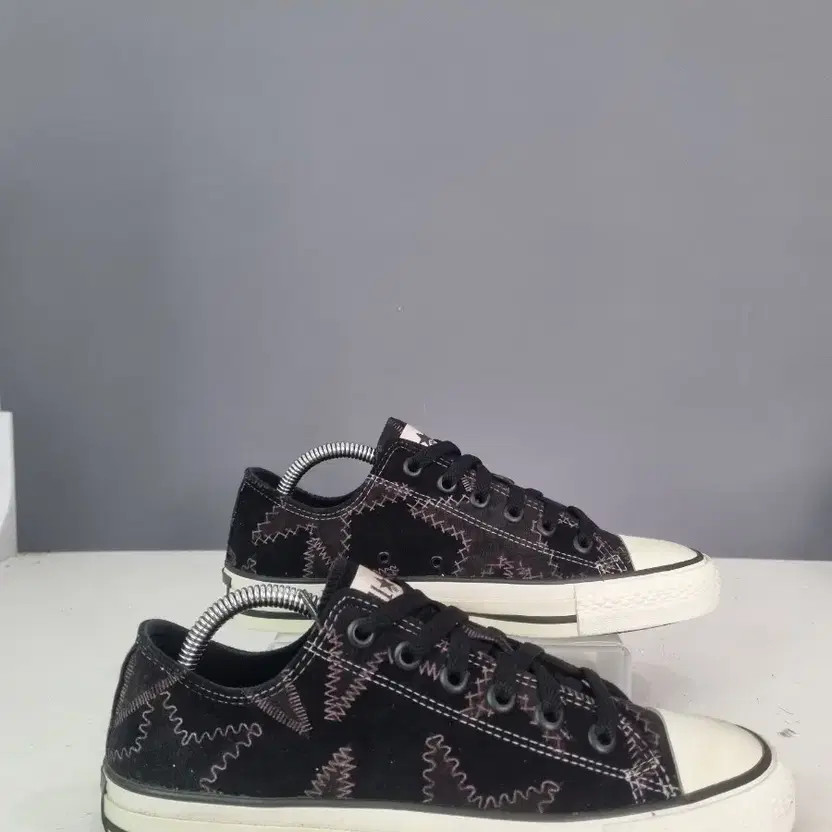 Vintage Converse Star Embroidered Sneakers - Size Not Specified thumbnail 3