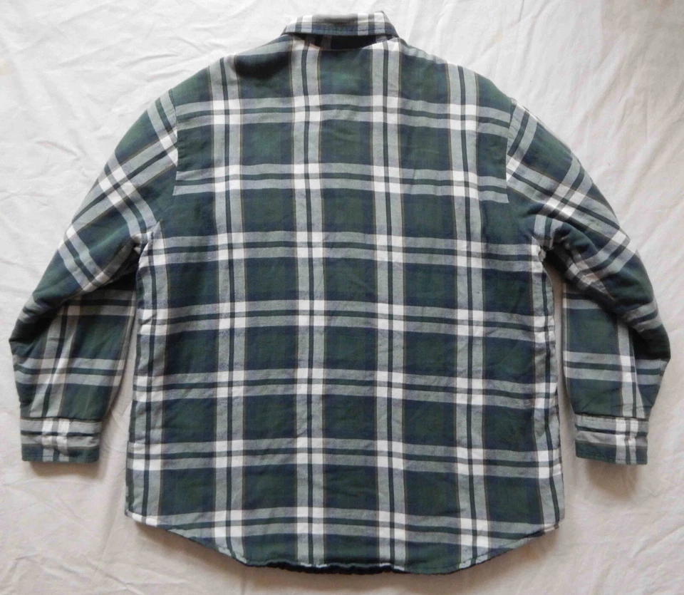 Chaqueta Camisa Forrada Verde Blanca A Cuadros Trabajo Acolchada Franela - XL Para Hombres Aislada Foto 3 de 4