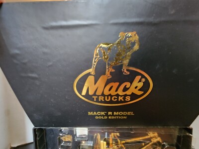 First Gear Mac kR Model Tow Truck Gold Edition - 1:32 Presentation
