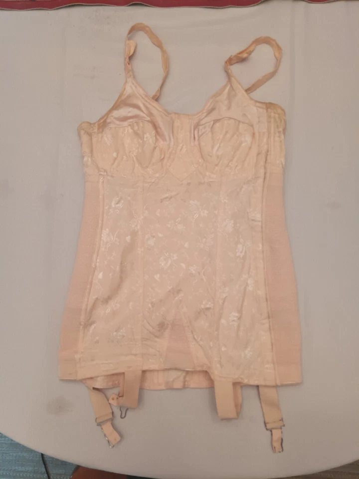 1940s 1950s Vintage Shape wear Girdle And Courset, Pink Floral Undergarments - Image 3 of 4