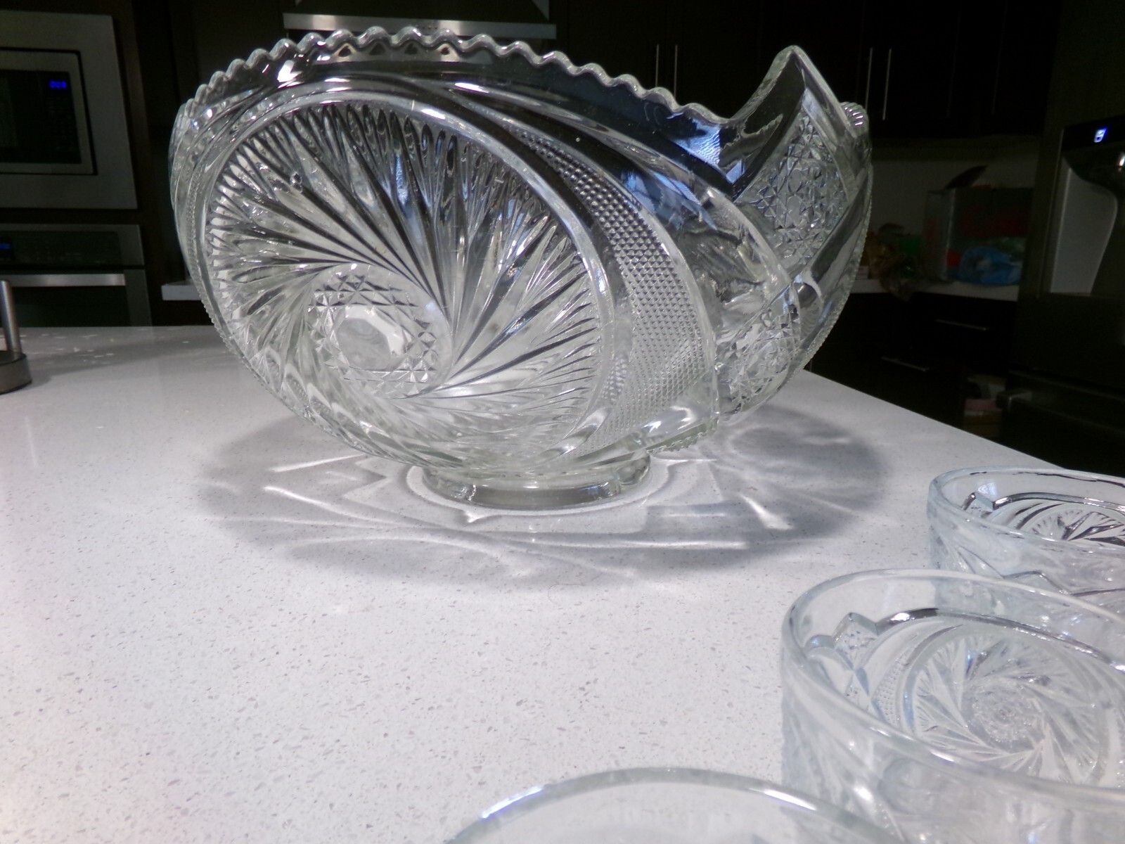 SMITH GLASS AZTEC PUNCH BOWL WITH 22 CUPS