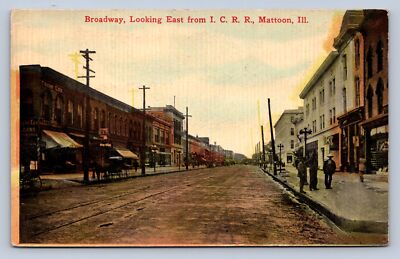 K18/ Mattoon Illinois Postcard c1910 Broadway IC Railroad Stores 122