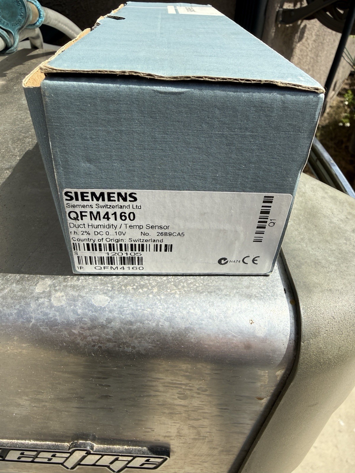 1PC NEW SIEMENS Duct Temperature And Humidity Sensors QFM4160
