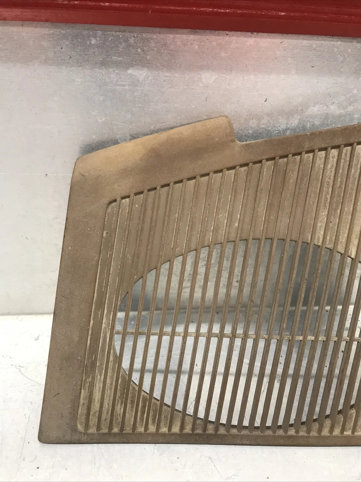 1988-1994 Used Chevy GMC C1500 Truck Tahoe Suburban Dash LH Speaker Cover Tan - Изображение 3 из 4