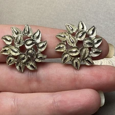 Vintage Signed Ciro Clip On Earrings Gold Tone Cluster Sun Leaves