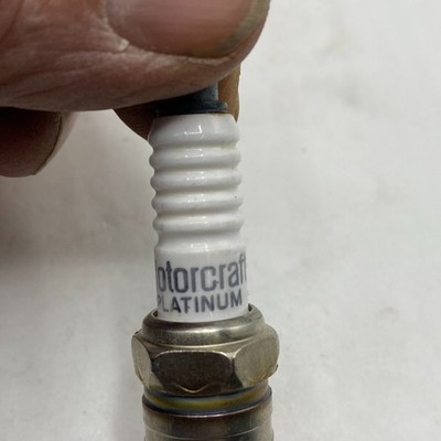 Ford Genuine Motorcraft SP-405 Platinum Spark Plug AGSF22FM1  LOT OF 2 