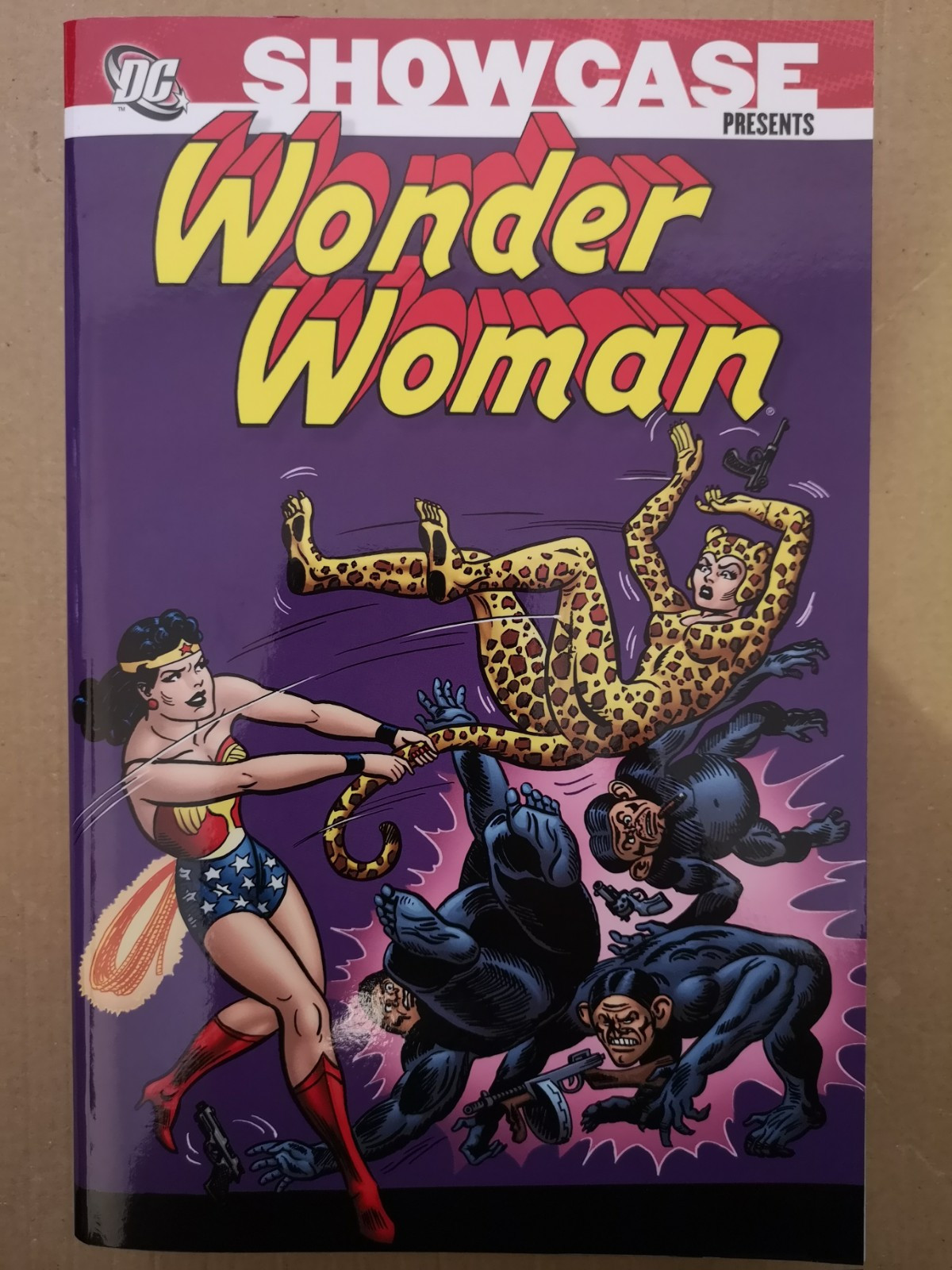 Showcase Presents: Wonder Woman Vol 4 (Paperback)