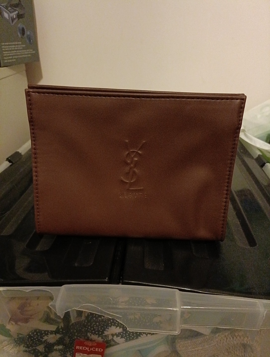 Borsa trucco Yves Saint Laurent nuova marrone. Popper