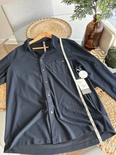 Vuori Ace Button Down Men’s large *NEW