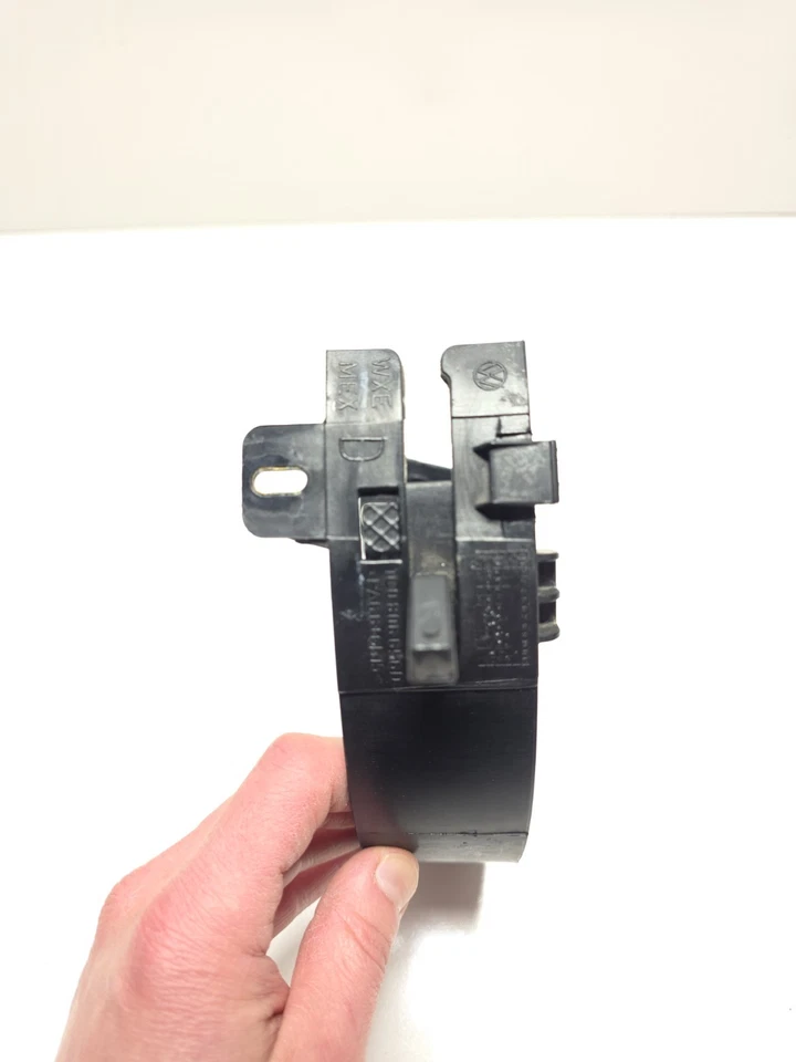 2001-2005 Volkswagen New Beetle Headlight Locking Bracket PASSENGER RH Side OEM - Image 3 of 4