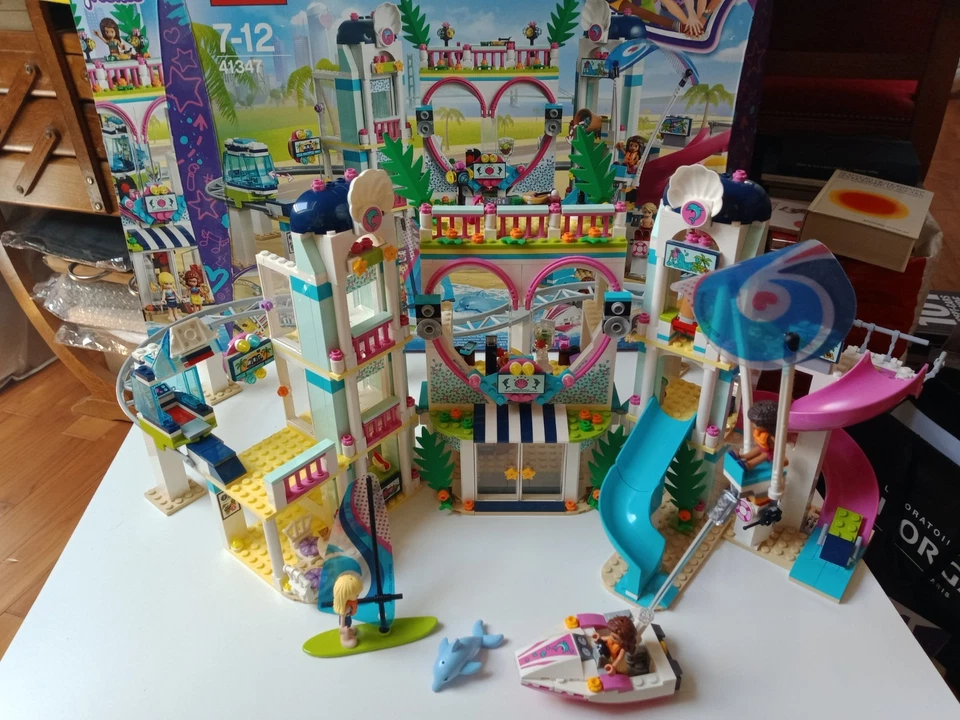 LEGO Friends 41347 Heartlake City Resort, photo 2 sur 5