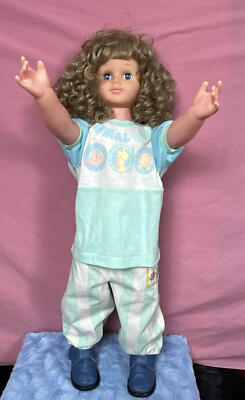 Vintage 1960s Walking Doll 32' Uneeda WOZER!