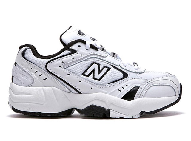 EntraÃ®nement Femme | New Balance 452 White/Black â AireDuPatis