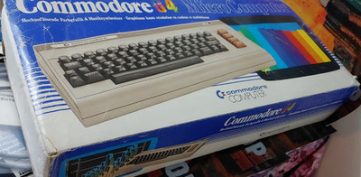 Commodore 64 C64 BROTKASTEN (+NT, Manual, Disc, TVC) works (us1202) 8-bit in OVP