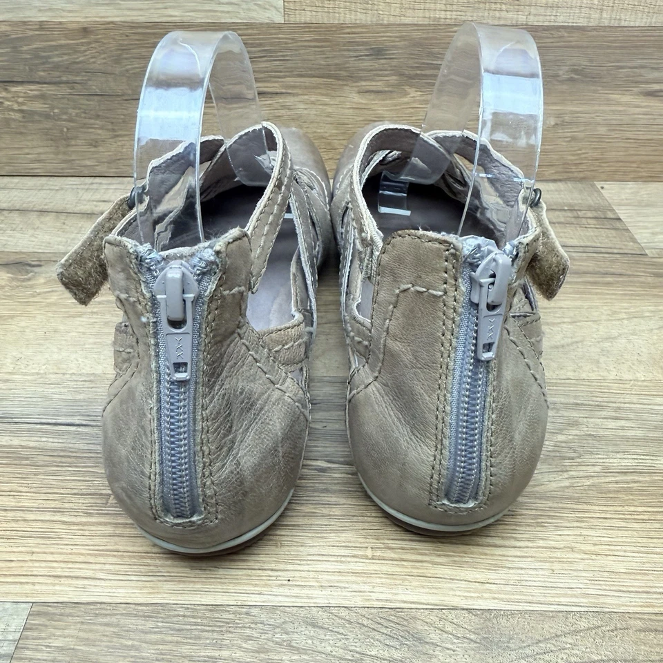 Sandalias planas de corcho Bussola para mujer de cuero tostado talla 9-9,5 Foto 2 de 4