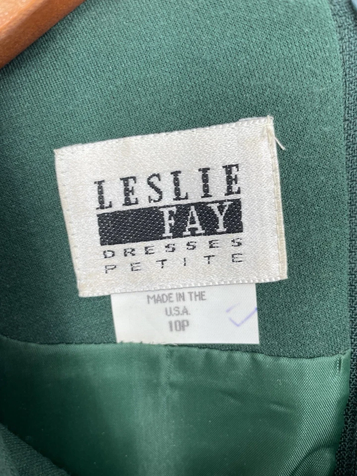 De Colección Leslie Fay Mujer Talla 10P Vestido Traje Verde Dorado Borde Hecho en EE. UU. Jersey Feel Foto 4 de 4