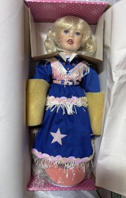Paradise Galleries Tanya Country Singers Porcelain Doll Linda Hanson w Box