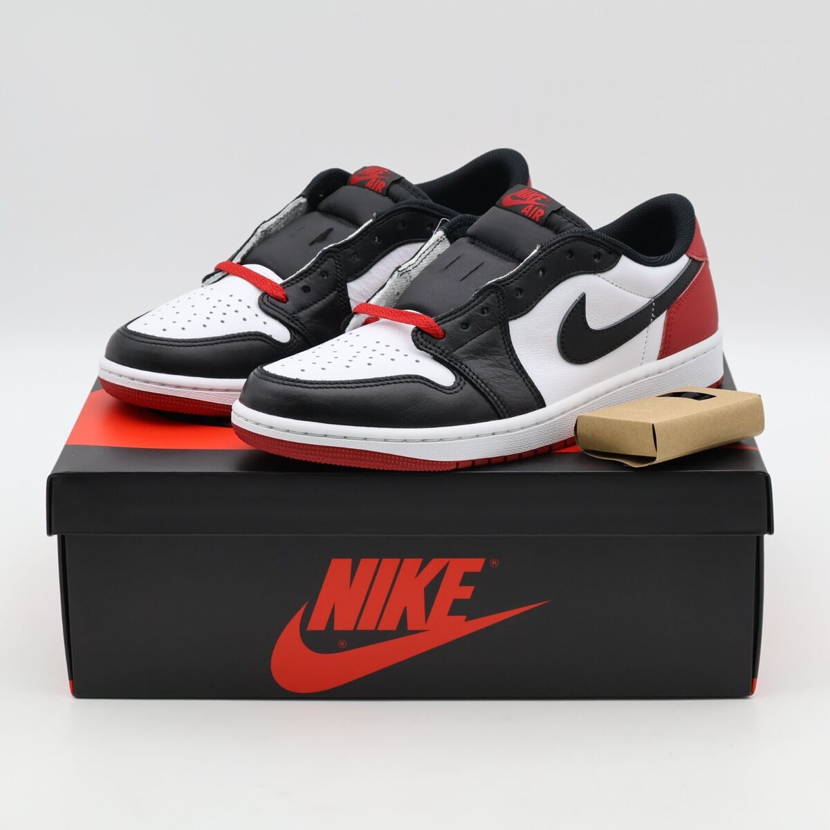 CZ0790-106 Nike Air Jordan 1 Retro Low OG Black Toe (Men's CZ0790-106 Nike Air Jordan 1 Retro Low OG Black Toe (Men's