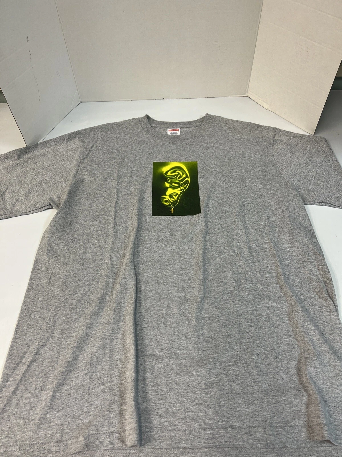 Tee shirt Supreme Ear gris SS21 flambant neuf taille L