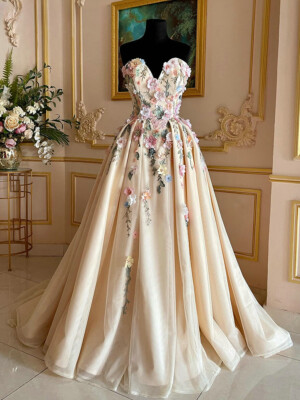 Champagne 3D Floral strapless A-Line Wedding Dresses Sleeveless Lace Bridal Gown
