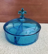 Vintage Fostoria Blue Glass Divided & Covered Candy Dish W/ Fleur-de-lis Knob
