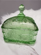 Vintage Glass Honeybee Dish Bee Box Indiana Tiara Chantilly Green Footed