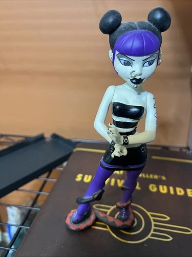 Bleeding Edge Goths Series 2 Hysteria Venom Crypt Club Exclusive (Purple)