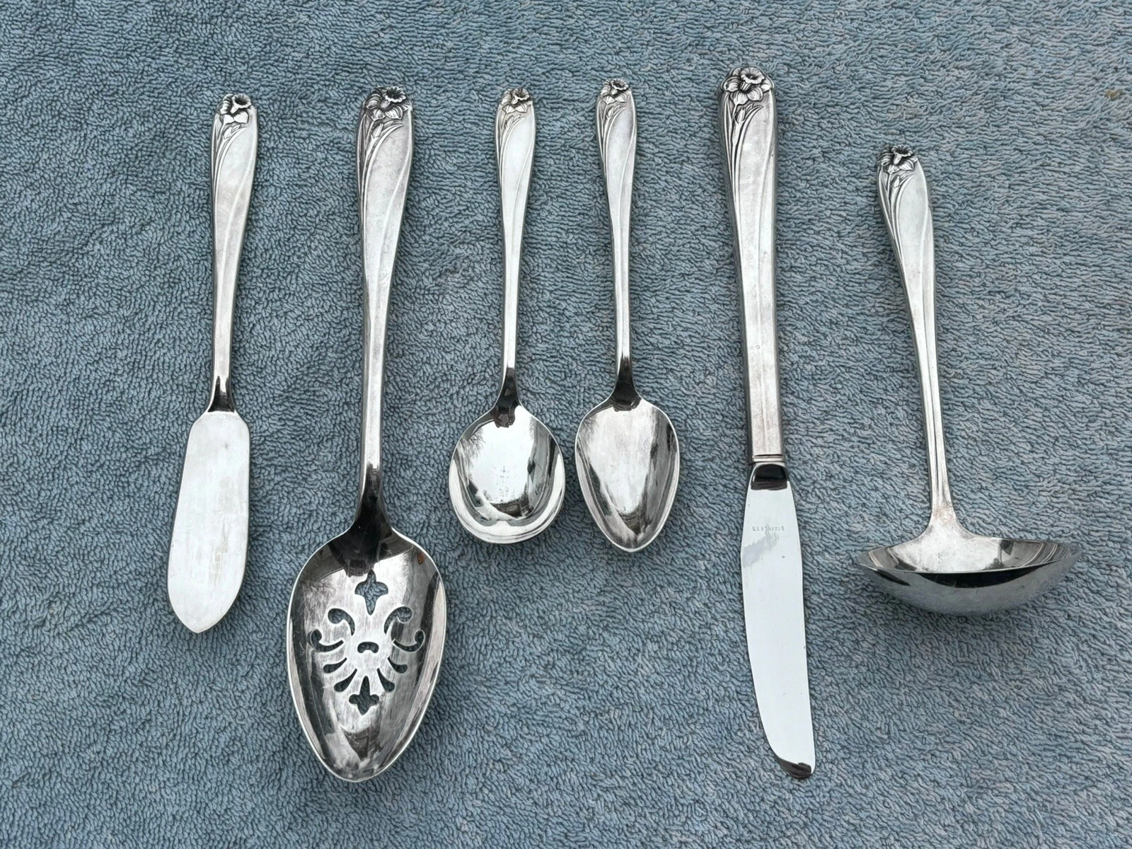 1847 Rogers Bros Daffodil Silverware Ladle, Slotted Spoon, Butter Knife Spoons