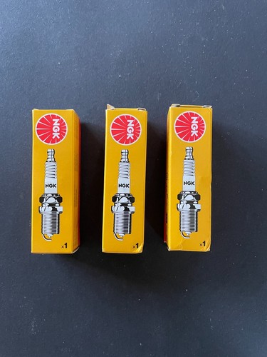 3x GENUINE NGK B9HS-10 Spark Plugs For KAWASAKI H1 , H1A-H1F, KH500A8 69 76 - Picture 2 of 2