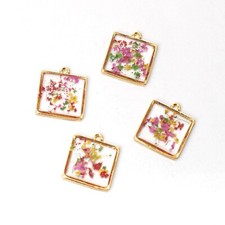 4PCS Gold Tone Dry Pressed Flower Resin Square Charm Pendant GYX15