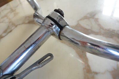 Guidon vélo ville avec potence ITM levier dérailleur poignées