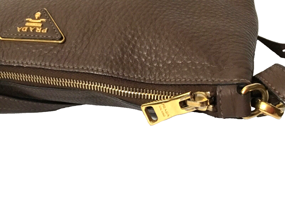 ショルダーバッグ・ポシェット PRADA BROWN LEATHER CROSSBODY BAG PRADA Crossbody Pebbled Leather Brown Authentic | eBay
