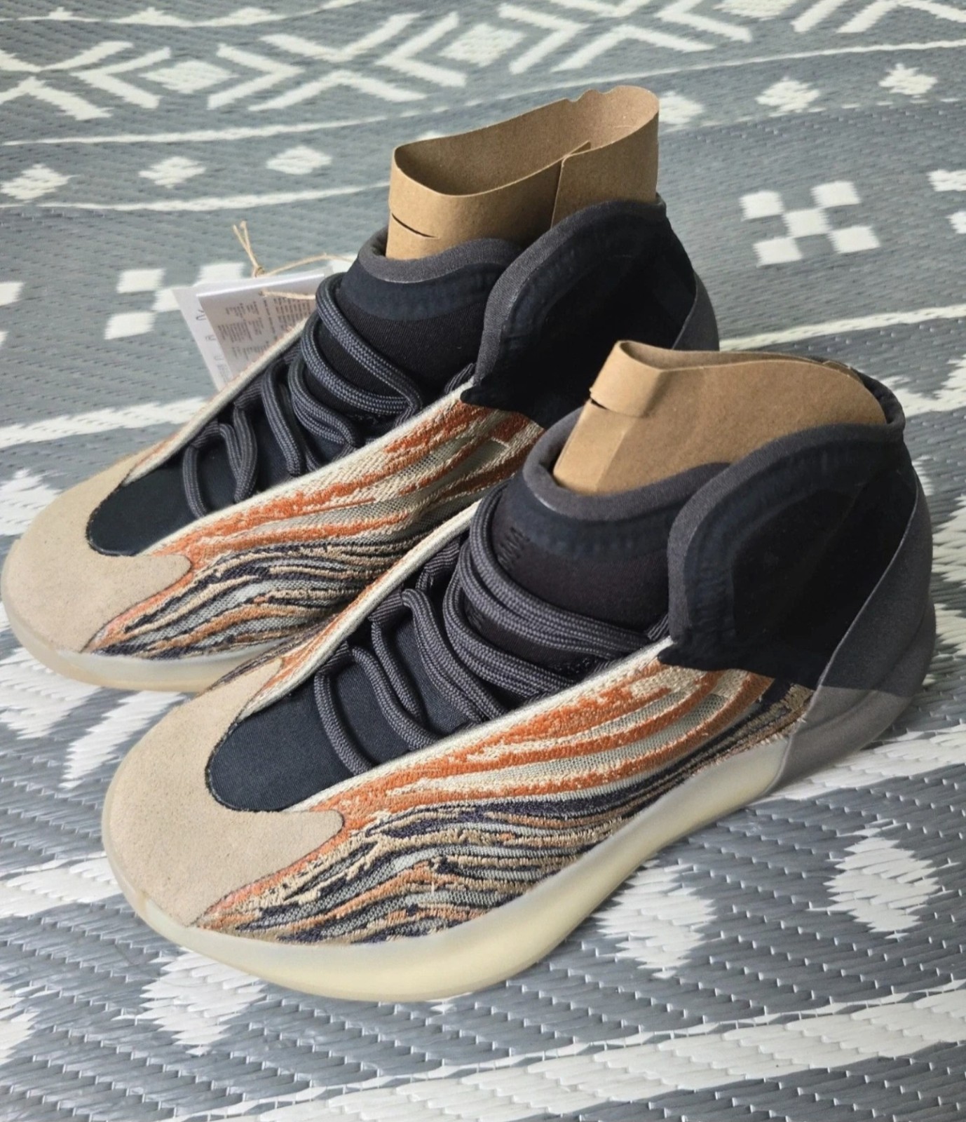 Adidas Yeezy QNTM UK 4.5 Flash Orange BNIB image 2
