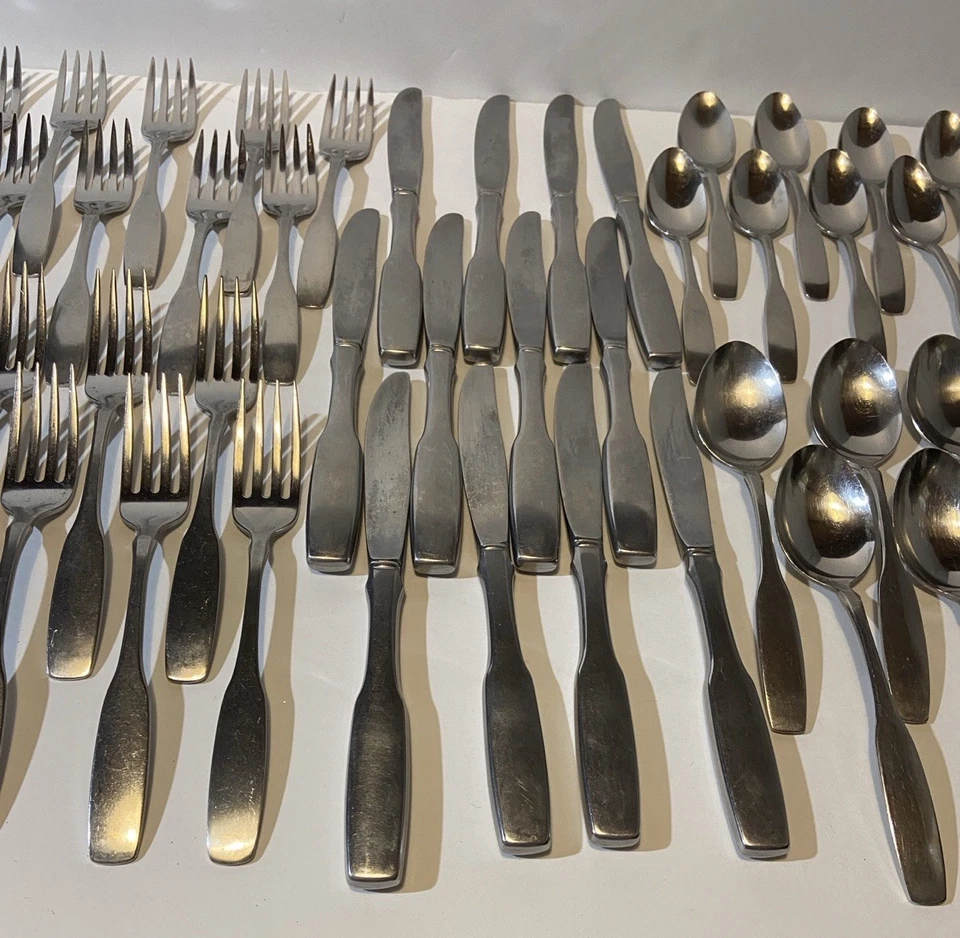 Cubiertos de acero inoxidable Community Oneida Paul Revere 60 piezas servicio para 12 Foto 3 de 4