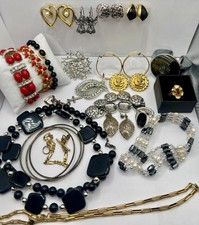 Vintage Jewelry Lot 20 Pc -Signed Monet, Manhattan, Sarah Coventry, 22KGT Ring