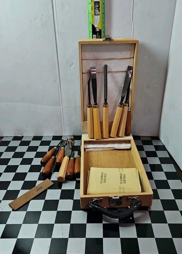 Entry Level Pack Of Chisels 11 Chisels, And A Oilstone Wood Box See Photos