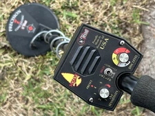 Tesoro MOJAVE Metal Detector with 7" Coil & Cover, Battery, Manual, Box - Nice!