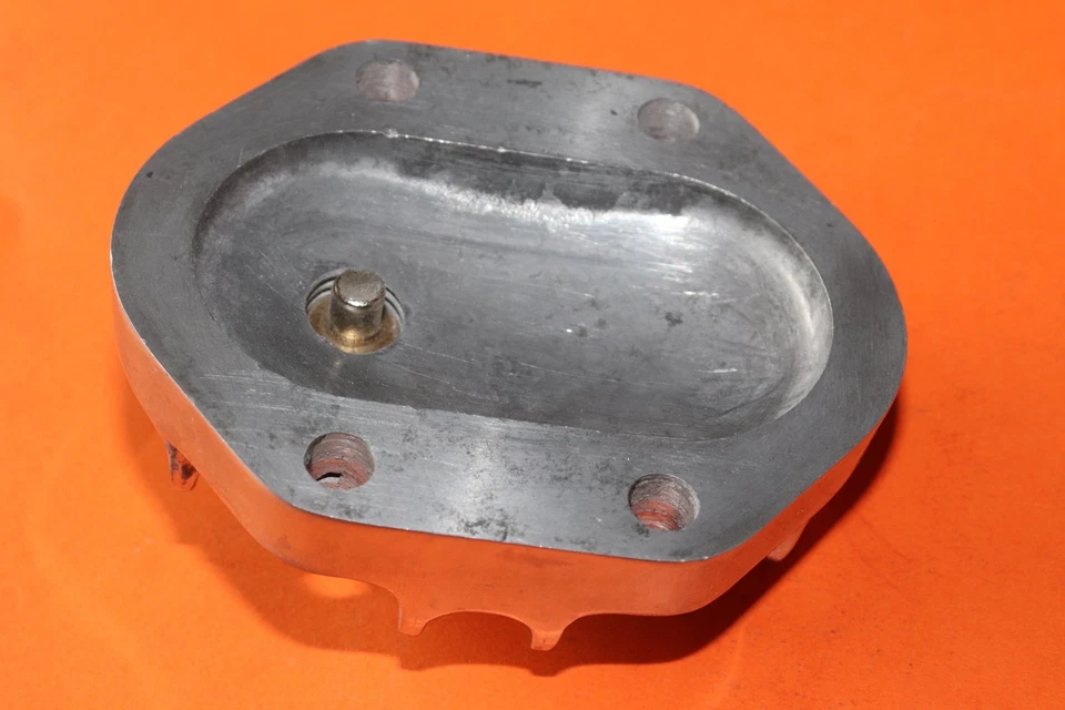 PLACA DE SUMIDERO DE ALEACIÓN BSA CON TAPÓN DE DRENAJE MAGNÉTICO 65-2611 C10 C11 C12 GRUPO B&M Foto 4 de 4