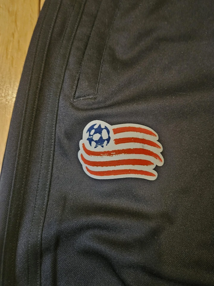Adidas NEW ENGLAND REVOLUTION Team MLS Soccer Warm Up Pants Joggers Men's M - Image 3 of 4
