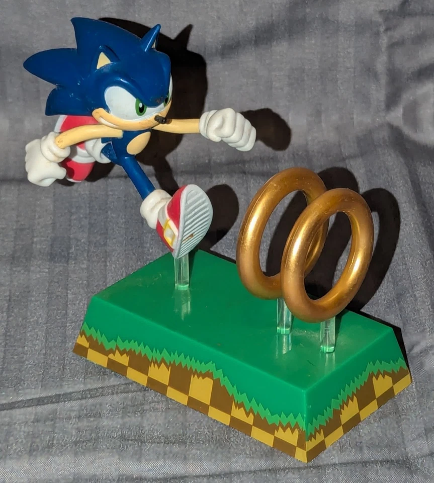 Figura Coleccionable Sonic The Hedgehog "Sonic and Rings" - Caja de Botín - Completa Foto 4 de 4