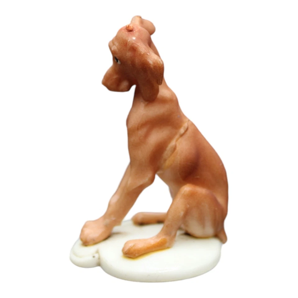 Decoración de pastel de plástico Wilton Hound Dog 1973 vintage 3 1/4" de alto Foto 3 de 4