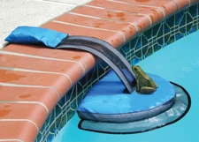 Swimline Frog Log Swimming POOL ANIMAL ESCAPE Ramp Safety Lizard Backyard 70200