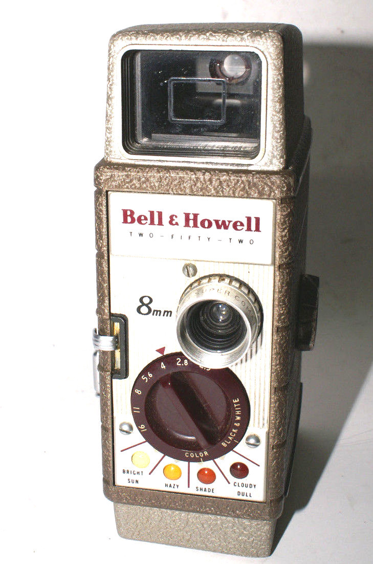 BELL&HOWELL カメラ Bell & Howell Two Fifty Two 8mm Movie Camera in Leather Case